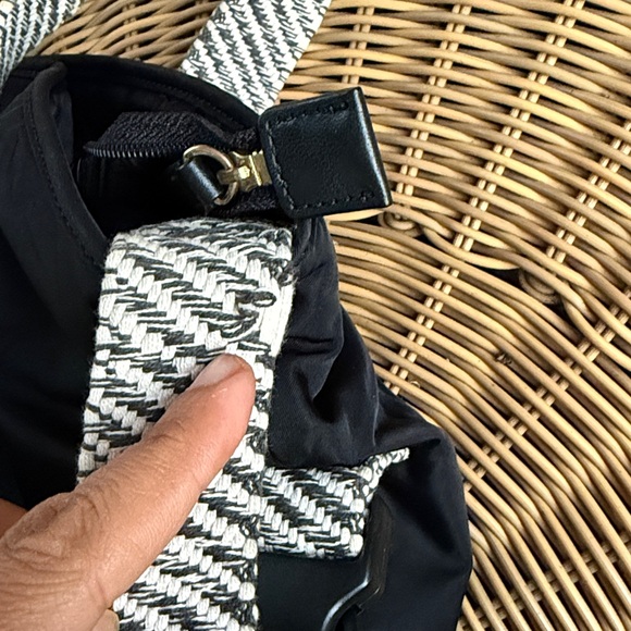 Tory Burch Stylish Black and White Women's Bag - Picture 9 of 9